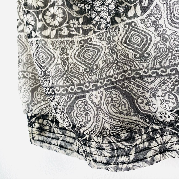 WHBM Silk Metallic Short Sleeve Paisley Ruffle Blouse - Picture 8 of 9